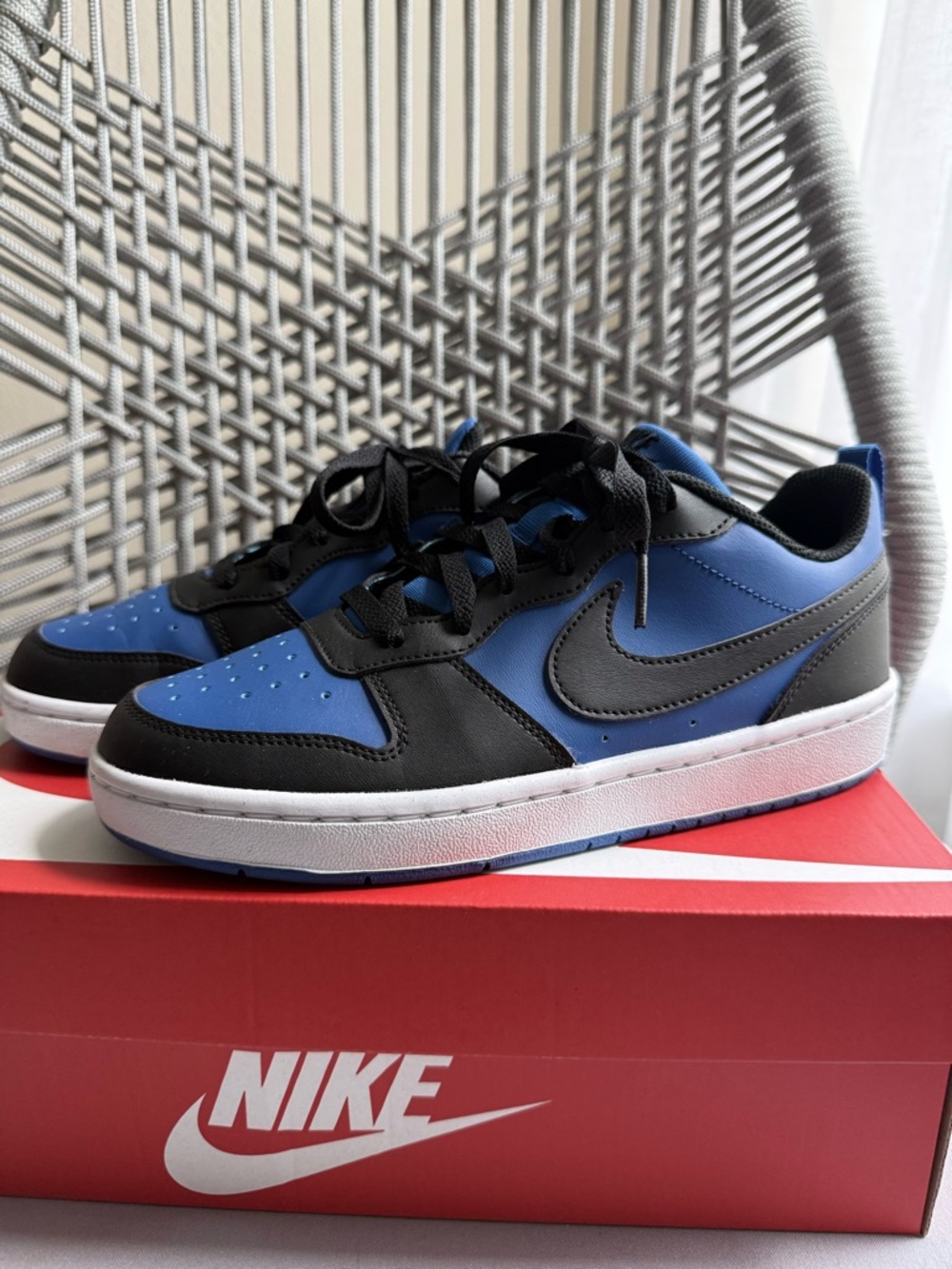 Nike Kids Blue and Black Low-Top Sneakers